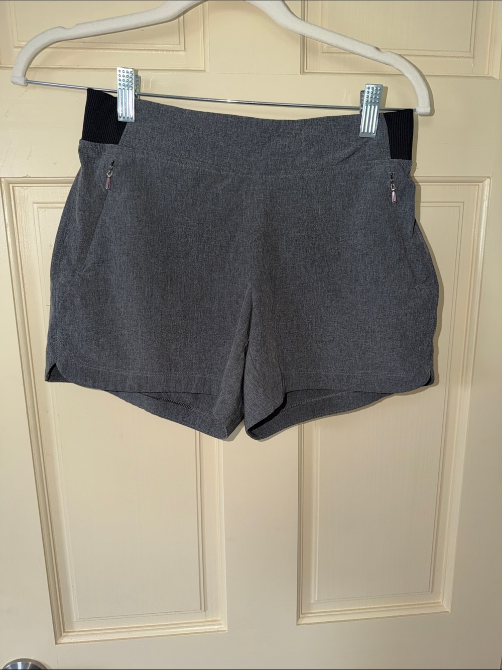 CALIA by Carrie Underwood Gray Athletic Shorts with Black Waistband